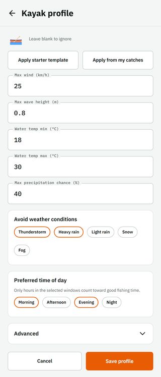 The Kayak profile: max wind, max wave height, water temperature, weather to avoid and preferred hours, with a Save profile button. What you set here decides which hours are marked good